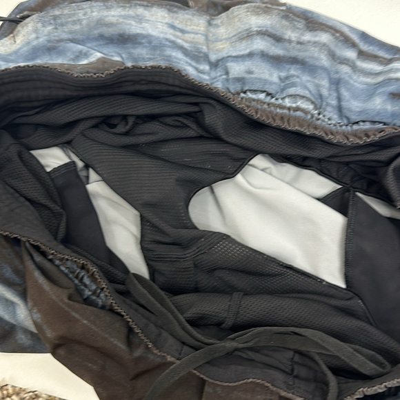 Lululemon Surge lined striped shorts size XL - Picture 9 of 11